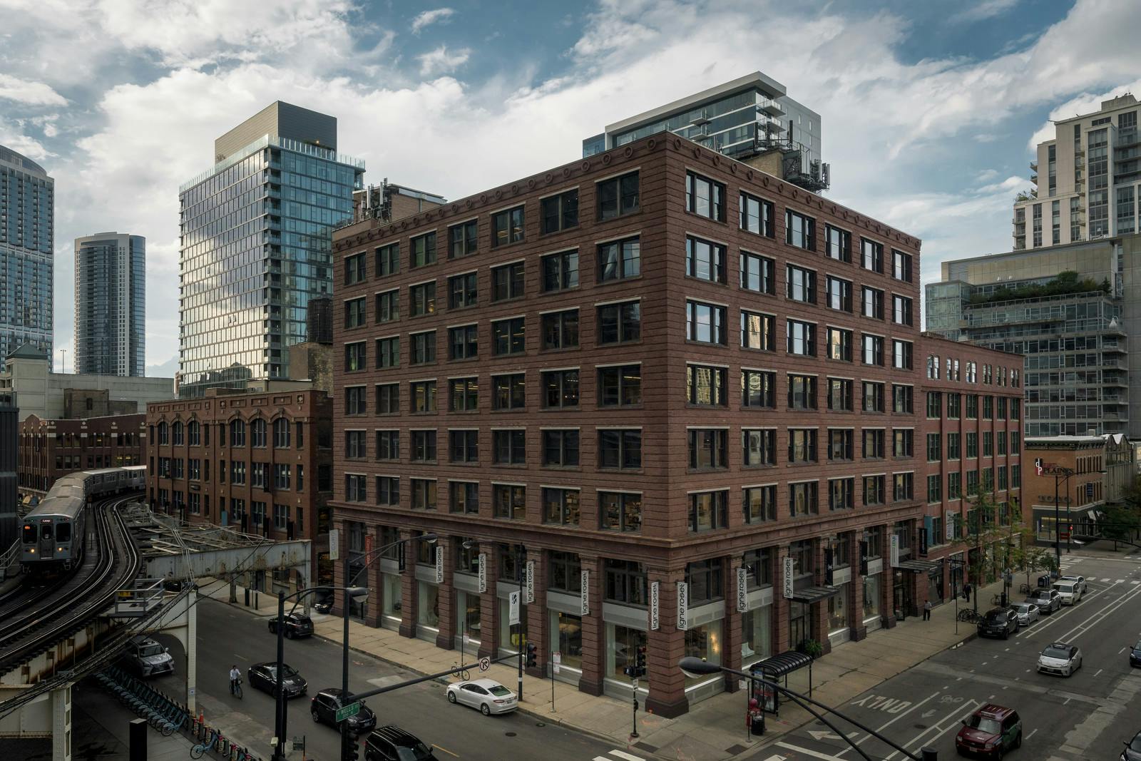 440 N Wells, Foxtrot Delivery Market's Office Building